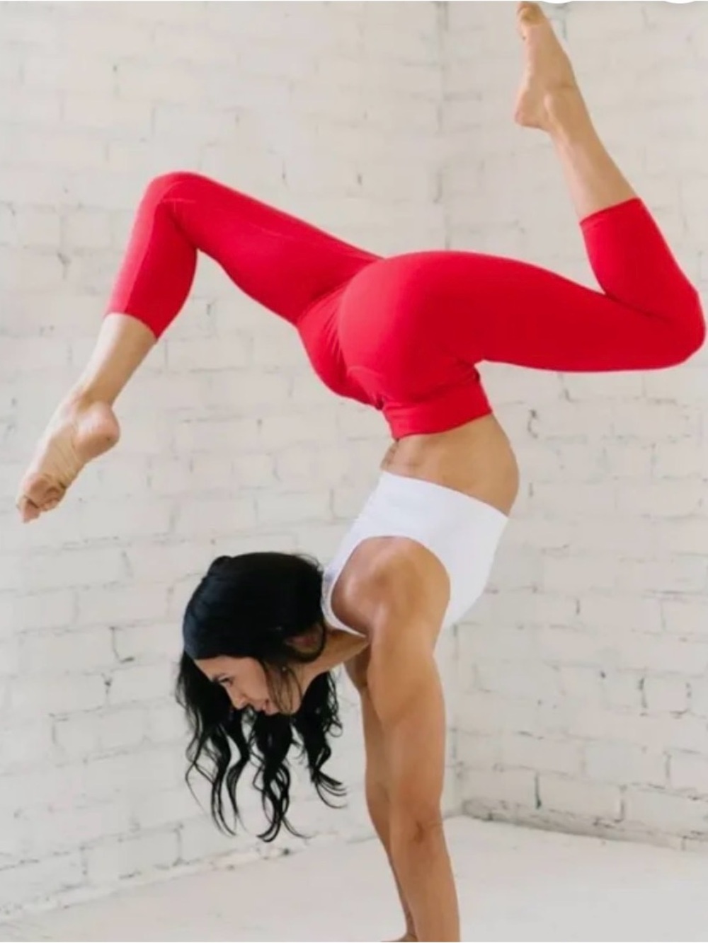 Brand new Zyia Red Ascend Capri